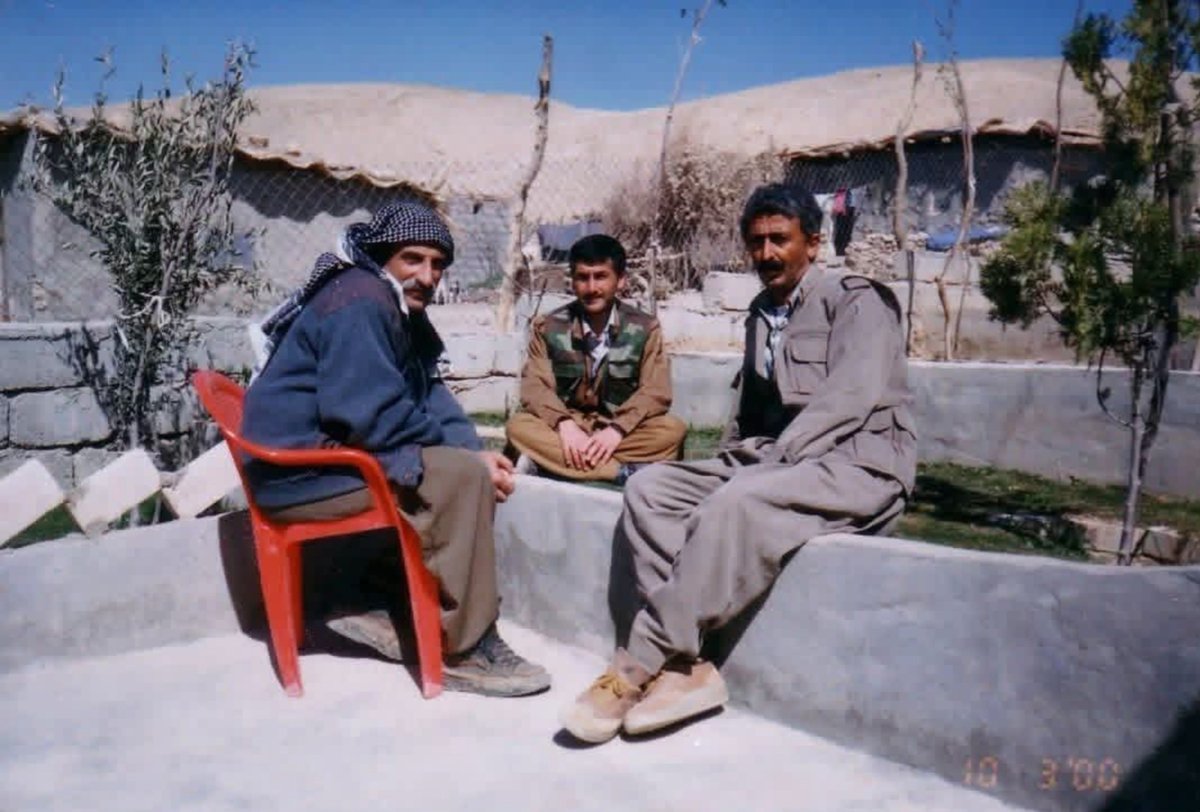 KeserBuldannn's tweet photo. Şehid Riza Altun û Hevalê Abbas
#Mexmur https://t.co/40DRWah9yo