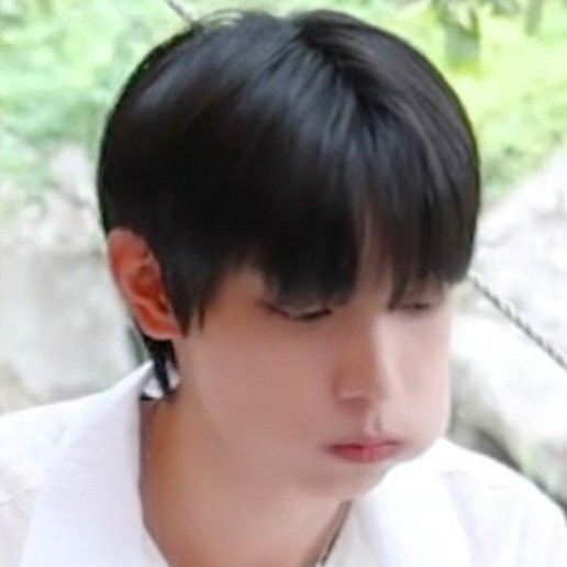 cherry5xmi's tweet photo. 초섹시 껍데기로 이런 바보 같은 짤 오억개 뽑아낼 수 있는 거 진짜 재능임 https://t.co/S46KfWwmaT