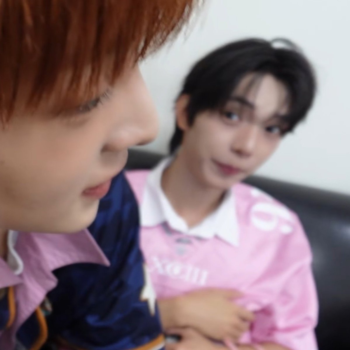 cherry5xmi's tweet photo. 초섹시 껍데기로 이런 바보 같은 짤 오억개 뽑아낼 수 있는 거 진짜 재능임 https://t.co/S46KfWwmaT