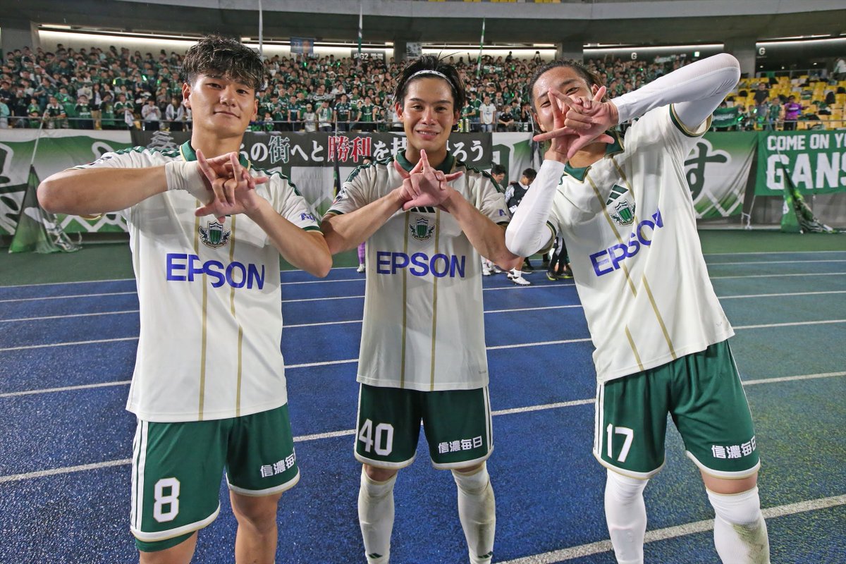 yamagafc's tweet photo. 山雅01世代。
お待たせしました⭐️🟢
#澤崎凌大 #田口裕也 #樋口大輝
#yamaga #サイコウ https://t.co/62dDpvq3TC