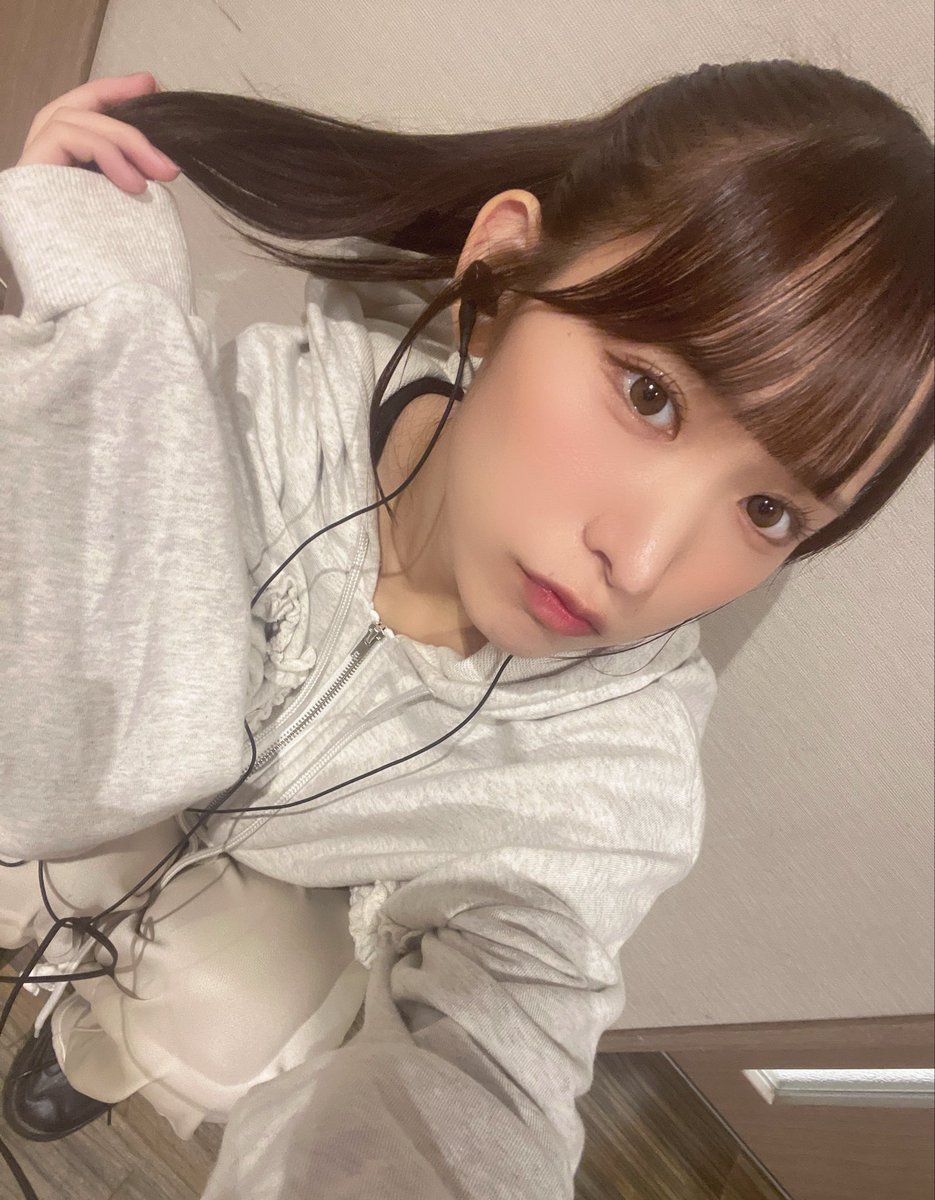 RAIKA_INWS's tweet photo. 一緒に音楽、聴く？ https://t.co/lVy19sj8Ti