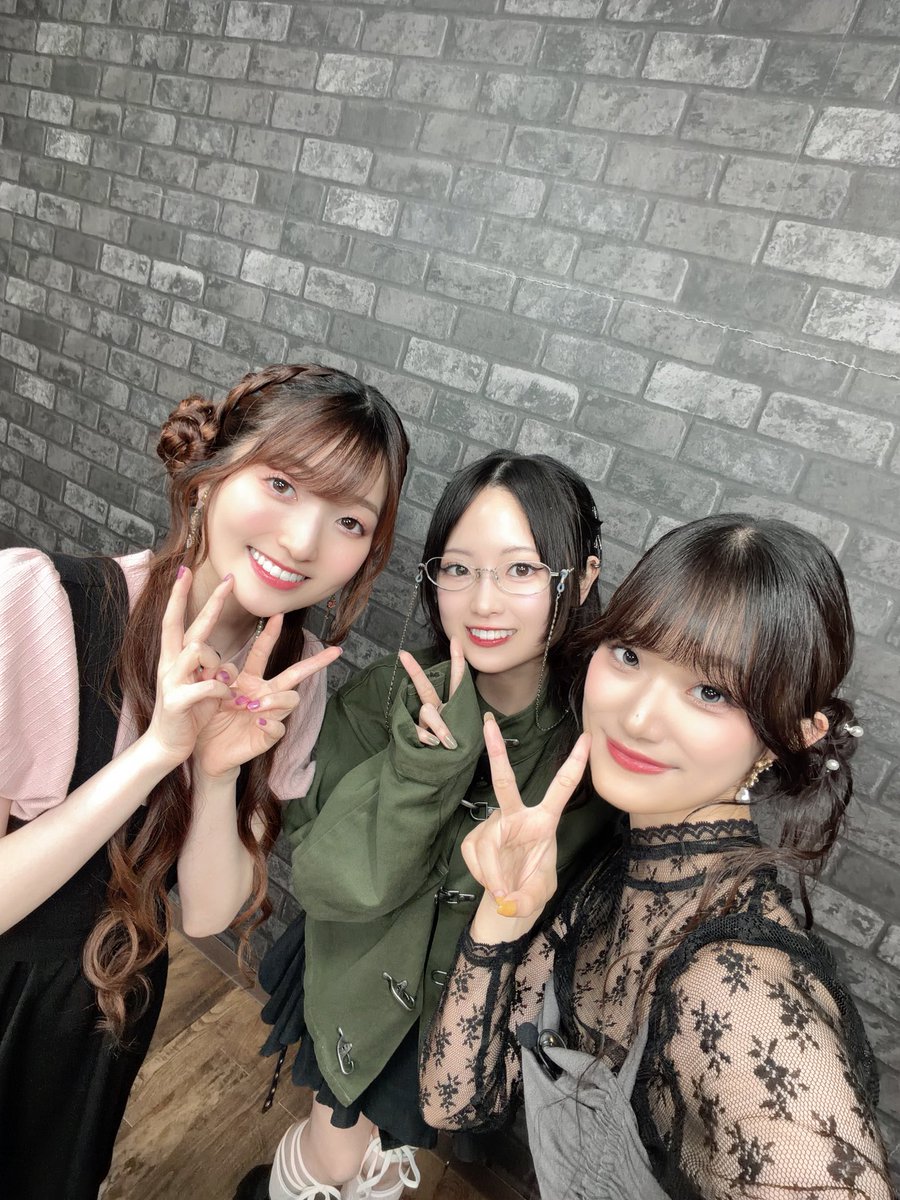 yukari_amane_'s tweet photo. #ゆかむすび 🍣🤍
ありがとうございました！！！
すーちゃんとむぎちゃんにゲストに来ていただきました😘
板前さんをお呼びしての寿司パーティー！！？
豪華すぎるやろ！！！！！
ふたりがもぐもぐ食べてくれてうれしかったわ🫶
穴子もギョクも松茸も大変美味でした🤤
たのしかったよお🫶🫶🫶 https://t.co/LrXMPCeipz