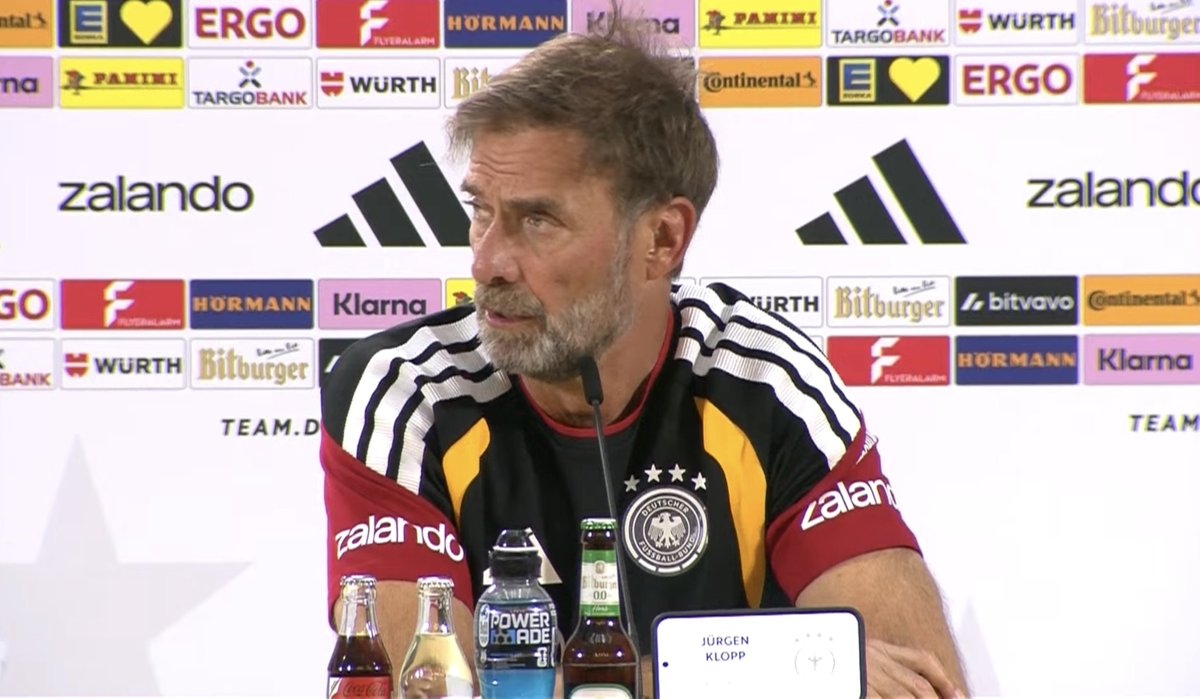 iMiaSanMia's tweet photo. Klopp on Karetsas, Konstantelias and the new generation of Greek players: "They have a lot of good players. This is a great generation, maybe the gold generation of Greek football. The analysis was interesting. The results haven't been there until the last game. They have a lot of quality, creativity and they work hard together. We respect Greece a lot and we know we'll have to work hard to get a result"