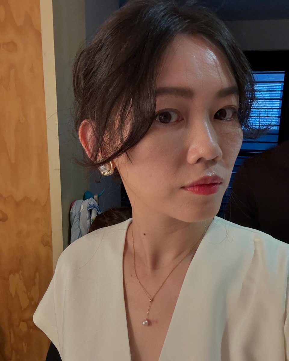 lhunpu's tweet photo. 看起来应该挺难接近吧？
其实你主动一点，我可能比你想象中好聊。私信试试？👀 https://t.co/McHjFGMJRn