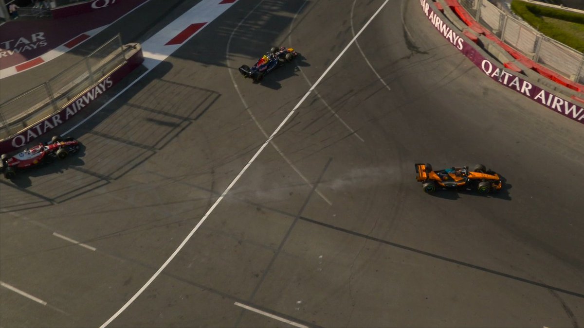 F1racing's tweet photo. LAP 40 of 51
Russell gest away and Verstappen chases
PIASTRI LOCKS UP and goes STRAIGHT INTO THE RUNOFF at Turn 1 in a copy-paste of teamamte Lando Norris earlier!
Disaster for McLaren!
#F1 #F126GYD #GYD #AzerbaijanGP #Baku #Formula1 #DriveToSurvive https://t.co/EK9Am5U8d2