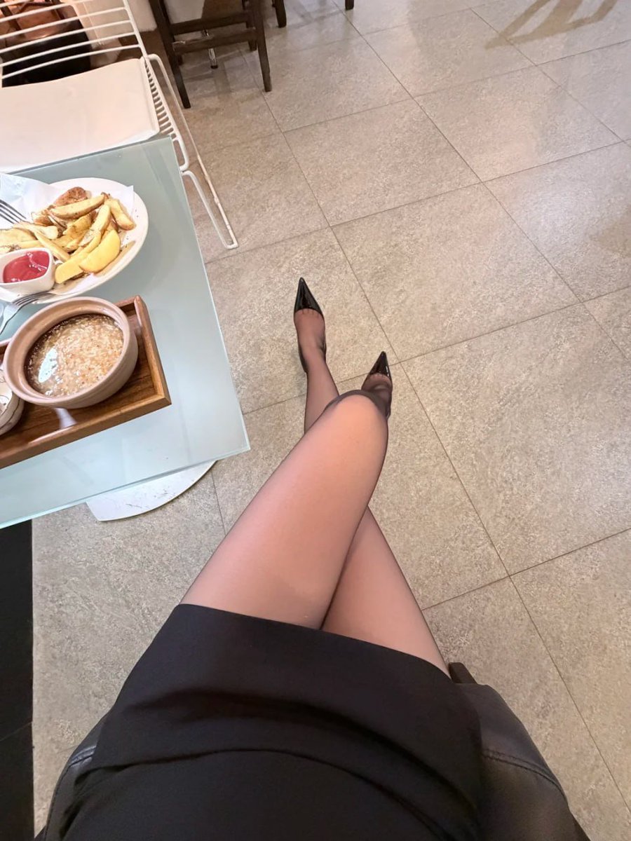lhunpu's tweet photo. 看起来应该挺难接近吧？
其实你主动一点，我可能比你想象中好聊。私信试试？👀 https://t.co/McHjFGMJRn