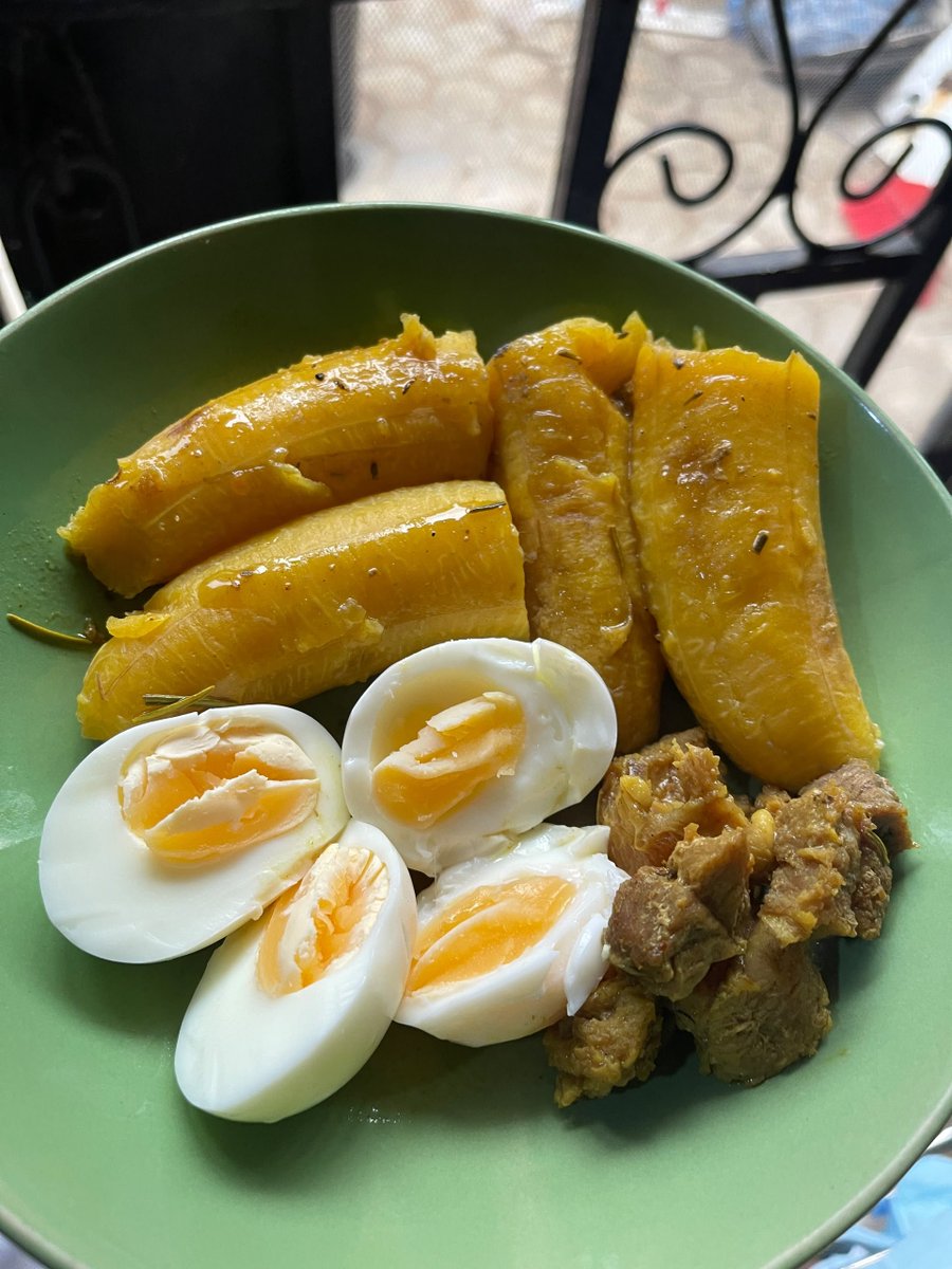Zeestar206's tweet photo. Call me weird😂 but eat brunch with me 😭this taste good btw🤤 https://t.co/qOKEKW4HMm