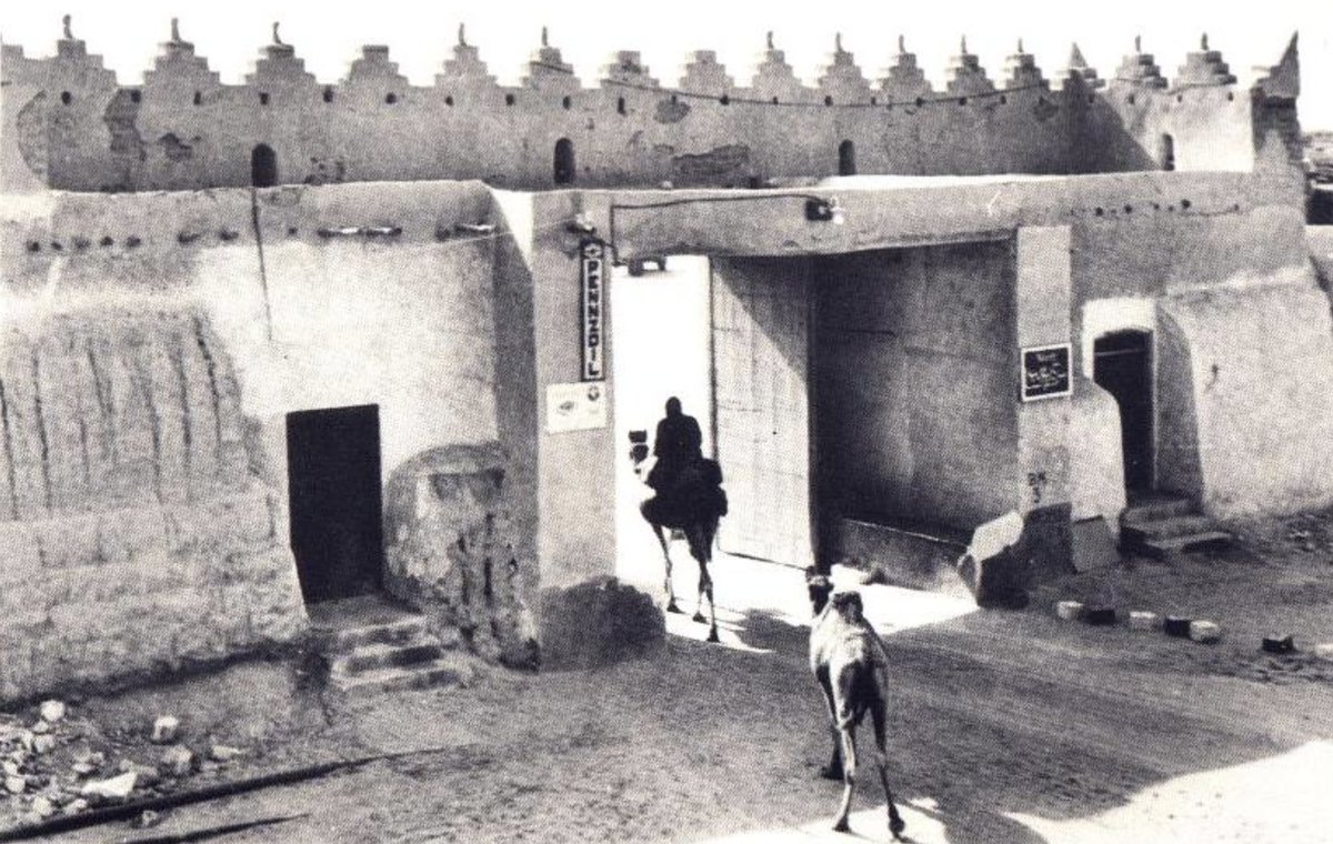 bawardie's tweet photo. بناء السور:
الزمن: 1920-1921م
التكلفة: 208 الاف روبية دفعتها امارة الكويت بالكامل على 30 دفعة (مرفق الكشف)
المشرفين: 5 (الخالد - العتيقي - الهاجري - معرفي - الصباح)
العمال المأجورين: كويتيين اصليين

يعني السور بخشم الروبية .. محد له فضل عالكويت !!!
#سحب_الجناسي #الاعمال_الجليله https://t.co/rBkMXlNGlz