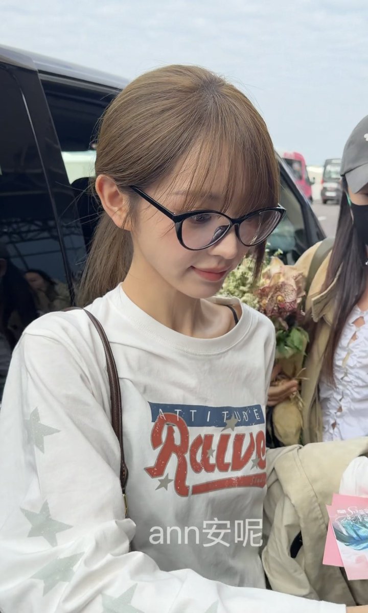 xojoyaw_'s tweet photo. มุมนี้คือสวยมากกก น้องเถียนผิวดีจัง ผ่องมาก ผมสีนี้ยิ่งออร่ามาก ๆ ไวบ์แฟนสาวมาก  🫠🫠🫠 https://t.co/4pDCKHaQRy