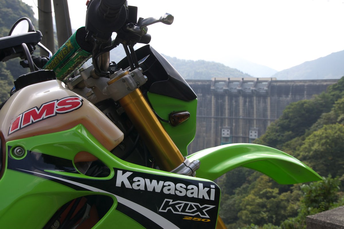 Ozzyshimo's tweet photo. 17年前の今日の私はバイクに乗ってダム巡りをしてたみたい。羨ましぃのぅ…
#真名川ダム https://t.co/u6zJg1Ojls