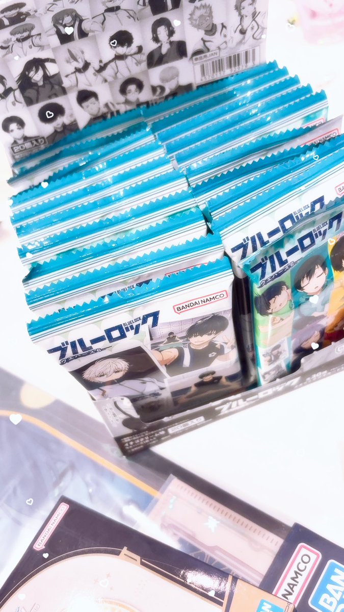 sm21919571's tweet photo. スタレくじファイノンクリアファイルが残ってたので3回引いて、ブルーロックウエハースを1箱買ってきた😻 https://t.co/rkJx0snPun