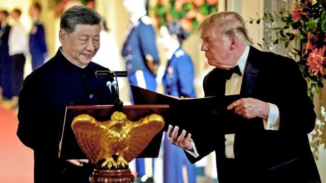 Brecipe00's tweet photo. 🇺🇸🇨🇳 BOOOOM 🔥

أول ثمرة لقمة #ترامب و #شي… 60 مليار دولار من التجارة تدخل بجمارك مخفّضة

البيت الأبيض: واشنطن وبكين تتفقان على التوصية بتخفيض الرسوم على بضائع بقيمة 30 مليار دولار في كل اتجاه، من السلع غير الحساسة

#السوق_الأمريكي https://t.co/9ajFp8yuZg