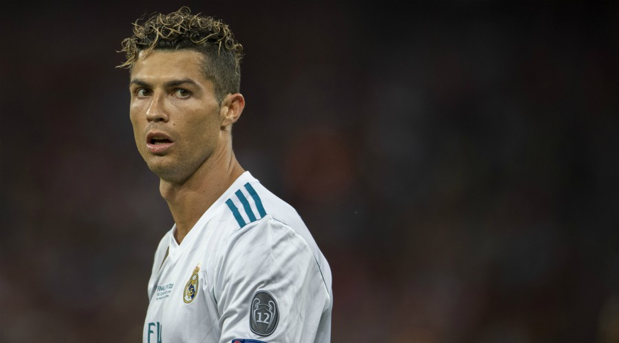 ArobaseGiovanny's tweet photo. Donc depuis le départ de Cristiano Ronaldo, le Real Madrid est passé de 106.7 buts de moyenne en Liga à 74.6.... wow

Plus de 30 buts de différence faut se rendre compte de la folie monumentale https://t.co/5LiK4cbGAZ