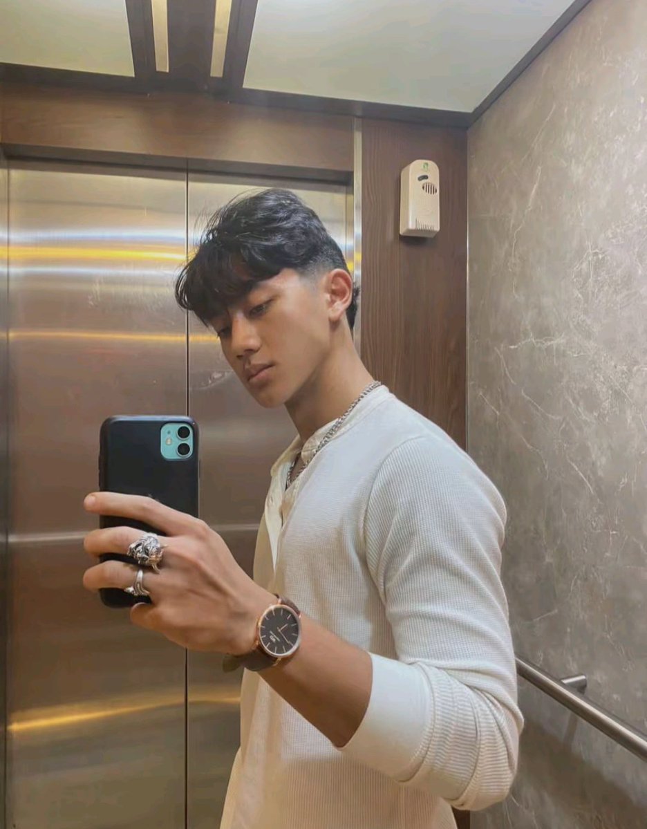 rendy15cm's tweet photo. sini yg mau vc ama ku

#gayhyper #coli #colbar https://t.co/54lQWRMJBf