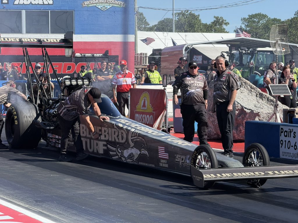 wsm1320's tweet photo. Pushing forward as a TEAM. π€ #TheRockNats
@BluebirdTurf | @sp_tools_usa | @redlineoil | @SCAGRacing | @MayvilleMtl | @NHRA | @ScagPower
#DragRacing #NHRA #TeamRedLine #Fast https://t.co/lDa7YK7ayx