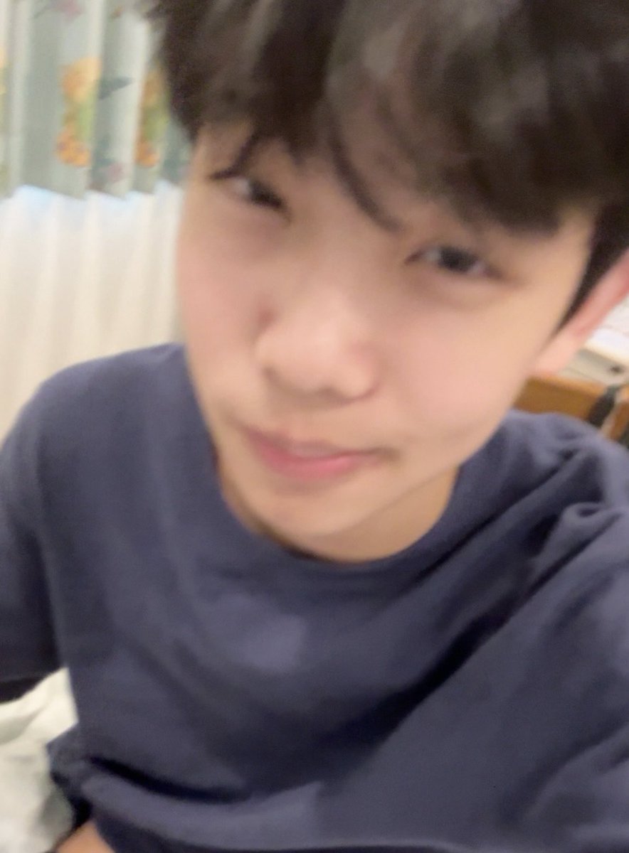 Junbin12oo's tweet photo. 我超级喜欢你啊 我们在一起好不好 https://t.co/EHxdvY43XE