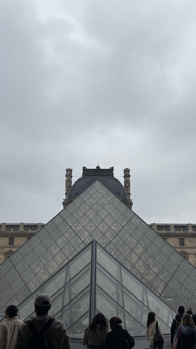 Racha1101's tweet photo. Paris on le fait avec un chéri https://t.co/CQK5pRDy0s