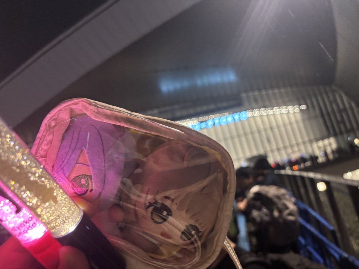 dm_Moro1453's tweet photo. Day1お疲れ様でした！！
人生初ライブDay1だけだけどめちゃくちゃ楽しめました！！
セトリが神だった！

これからもシャニPとして、ファンとして追って行きます！
#シャニマスソロライブMSP_day1 https://t.co/B1fVVYfxnv