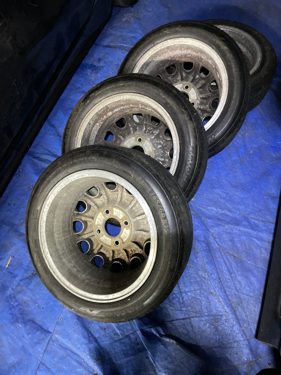 yuki_skyline_M's tweet photo. 【売ります】
S13 シルビア 純正op 火の玉 ホイール
オモテ面ツヤなし薄金塗り

15×6J+40 4本
 165/50R15 BS NEXTRY付き
(溝あり19年製)

2万でお願いします https://t.co/G7R2HnknNU