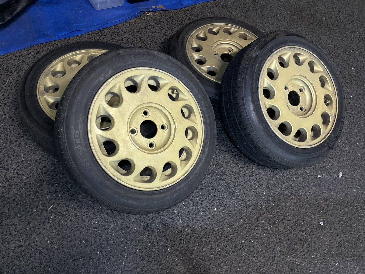 yuki_skyline_M's tweet photo. 【売ります】
S13 シルビア 純正op 火の玉 ホイール
オモテ面ツヤなし薄金塗り

15×6J+40 4本
 165/50R15 BS NEXTRY付き
(溝あり19年製)

2万でお願いします https://t.co/G7R2HnknNU