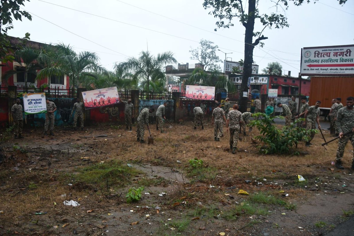 commandant188's tweet photo. As part of the Swachhata Hi Seva Campaign 2026, personnel of 188 BN CRPF actively participated in cleanliness and sanitation activities, reaffirming the commitment towards a cleaner, greener and healthier environment. @CTGSECTORCRPF @DigJagdalpur #crpf #SwachhataHiSeva https://t.co/NWrbWSkVpP
