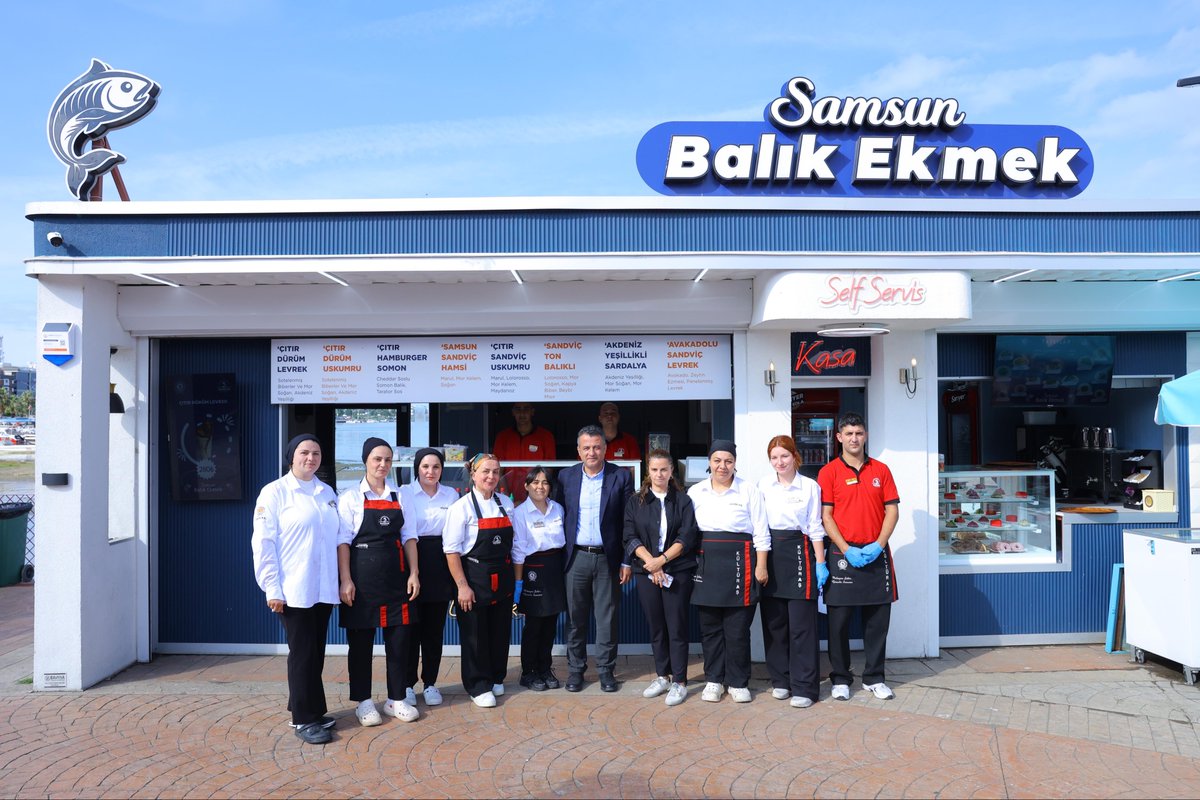 halitdoganbsk's tweet photo. Cumartesi günü şehrimizdeki çalışmalarımızı sürdürürken, kısa bir mola verip Balık Ekmek alanımızda Karadeniz’in güzel lezzetinin tadına baktık. 🐟😊

Hemşehrilerimizle de buluşmuş olduk.😊 https://t.co/dew4x6vl6x