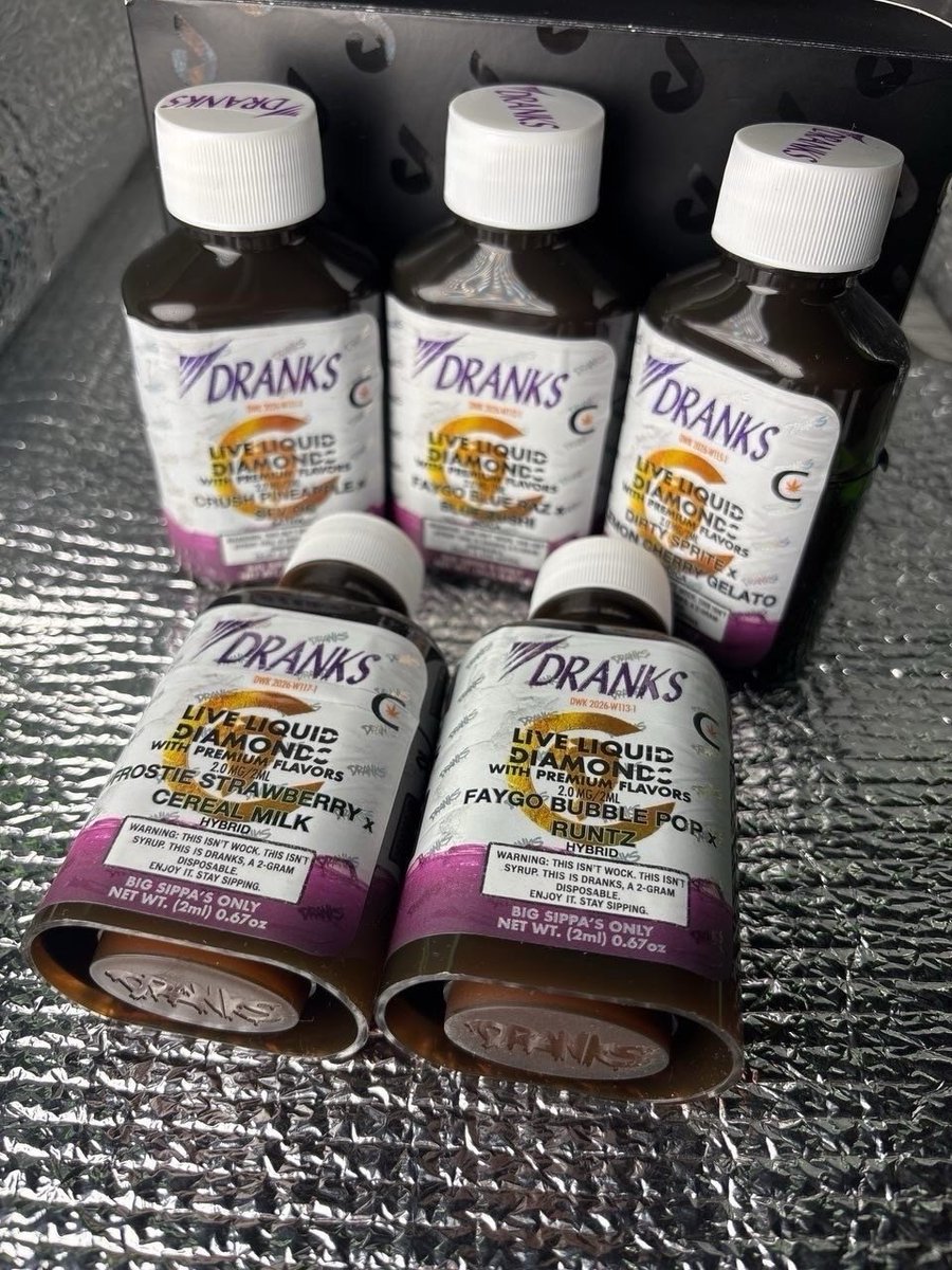 TexasManu's tweet photo. Dranks 
*Blvck Mrket
*2G Live Liquid Diamond Dual Disposables💎 https://t.co/OKBNazgtx5