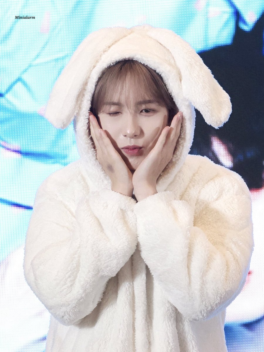 minialarm_sy's tweet photo. 🐰💋
#InternationalRabbitDay
#RENJUN #nct런쥔 #런쥔 #ロンジュン
#nctdream #nct https://t.co/Iupjv1uvtT