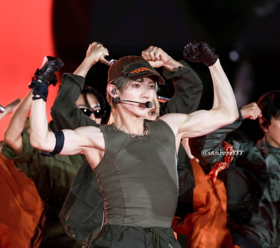 suhuiling8's tweet photo. This Yeosang is absolutely insane.

#에이티즈 #ATEEZ 
#여상 #YEOSANG #ヨサン https://t.co/oThRYbU9xL