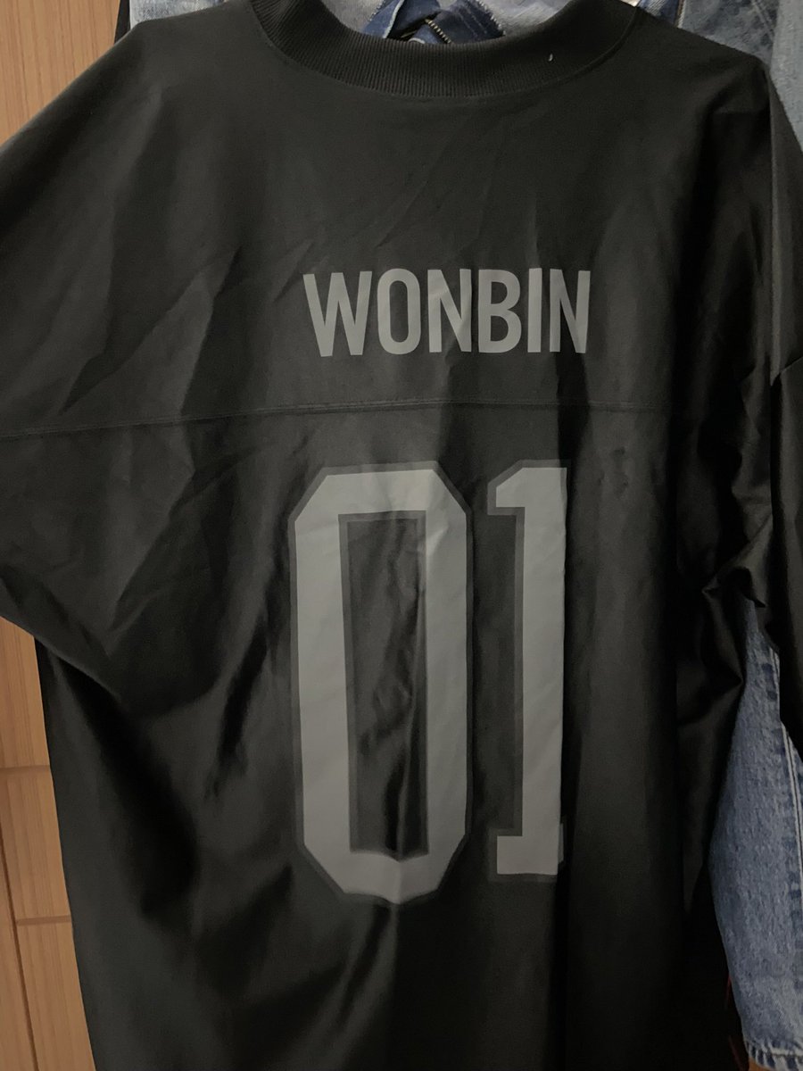 onyourjmsw's tweet photo. wts / ขาย / ส่งต่อ

RIIZING DAY OFFICIAL MD 

uniform set wonbin วอนบิน
ราคา 1300 ฿ ไม่มีการ์ด

มีตำหนิสนใจดูเพิ่มเติม dm ได้ค่า

#ตลาดนัดน้องข้าว #ตลาดนัดRIIZE https://t.co/QfY6LcnX13