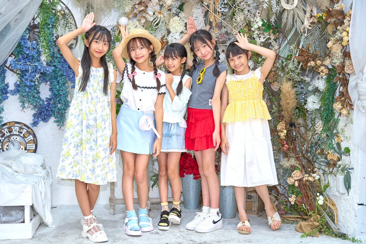 DP_AKINA's tweet photo. 明日は #さりい ちゃんのバースデー撮影会🎂📸があるよ！
ピコラビ全員いるよーｲｴｰｲ🐰
みんなでさりいちゃん💜お祝いしようね！
あきなの私服も楽しみにしててね𝜗𝜚˚⋆

さっきの写真で手に持ってた水色🩵のやつは韓国のチョコ🍫のお菓子だよ！
ちっこくて美味しかった😋

おやすみなさい😴
#PikoRabbit #谷口明奈  #撮影会