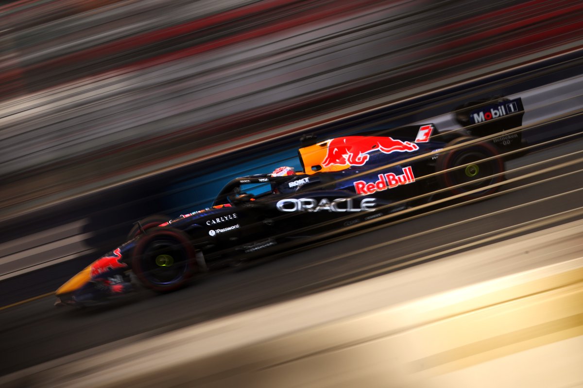 F1racing's tweet photo. LAP 43 P2 Verstappen sets new fastest lap 1:45.389
#F1 #F126GYD #GYD #AzerbaijanGP #Baku #Formula1 #DriveToSurvive https://t.co/XvM6HCLamE