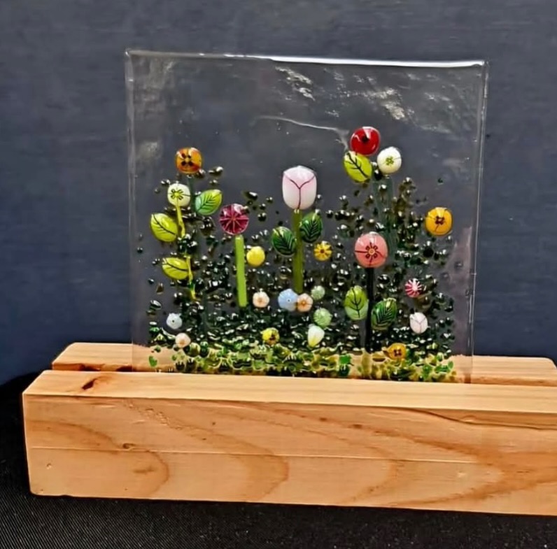 noahjohnsonmgu7's tweet photo. The Faffulous Homes team is proud to introduce our June prize givers, Makers Nest Ellesmere! Based in Ellesmere’s Market Hall, Lou and Mary are talented glass artists and university best friends who now create and sell beautiful, unique glass https://t.co/AngAkMtQpc
