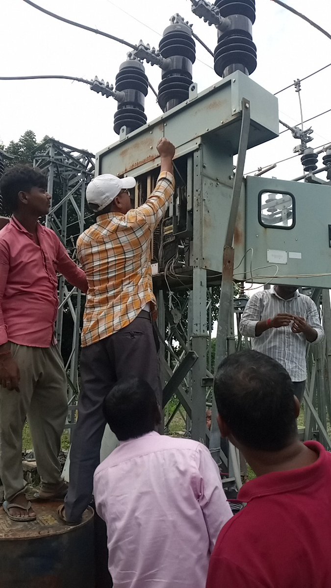 esdpurnea_west's tweet photo. Line Maintainence and tree pruning at differnt locations under ESD Purnea West. @SEVA_NBPDCL @SEVA_BSPTCL @SEVA_SBPDCL @SEVA_BSPGCL @EnergyBihar https://t.co/xqUUqLOnEg