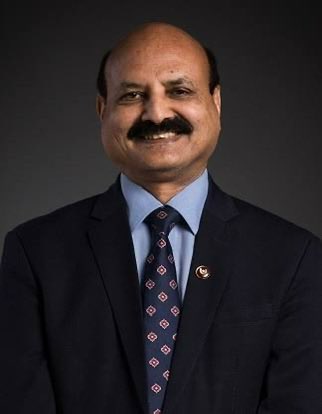 bagha_mamu's tweet photo. Meet Ashok Chadra, he works as MD of @pnbindia 
Chandra have received 25 Lakh+ PLI last year, without taking corruption and percentage of tender allocation in account.
For every mis selling of insurance, pressure tactic of Chandra is responsible. 
Now Chandra wants PNBs staff don't get 2 more days off in a month and mis sell more insurances so his PLI can become 35 lakh next year.