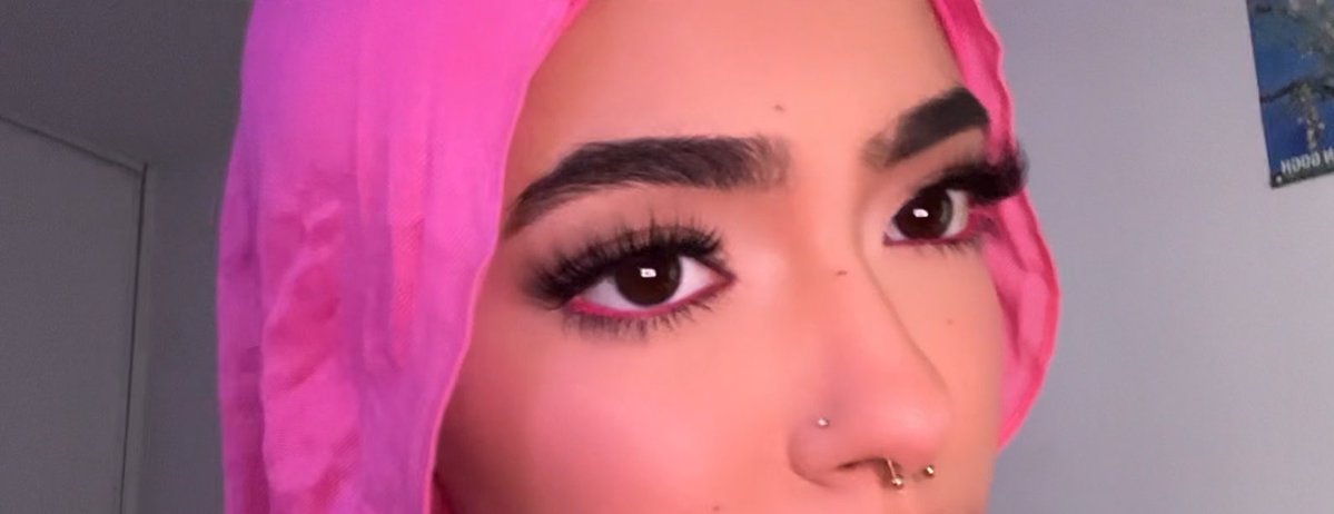 nihedsobased's tweet photo. j’aime tellement l’eyeliner rose omg https://t.co/opJiQBrb20