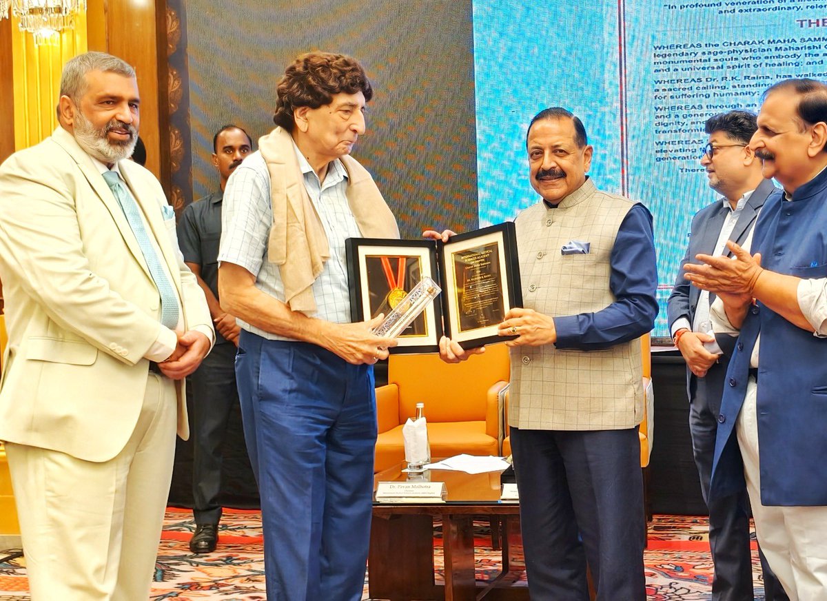 DrJitendraSingh's tweet photo. Some more Award presentation images from the “Aarogya Shikhar Samman” organised by “International Medical Sciences Academy”, J&K Chapter, at #Jammu, featuring the “Atreya Varishtha Chikitsa Shikshak – Distinguished Medical Teachers & Specialists” Awards.

A wonderful occasion celebrating excellence, dedication and lifelong contribution to medical education and healthcare.