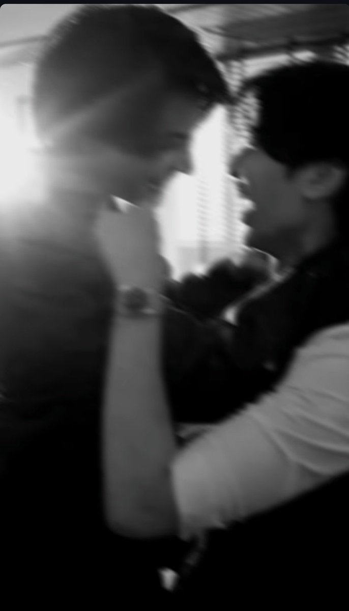 gmzxjk's tweet photo. "Talvez não tenha sido 5 anos perfeitos. Foram 5 anos difíceis, 5 anos em que tivemos que enfrentar muitas coisas juntos. Mas quero dizer que, mesmo não sendo perfeitos, esses 5 anos tiveram um significado enorme para a minha vida. “Obrigado por fazer esses 5 anos terem significado para mim.” - Joong 

#จุงดัง #JoongDunk