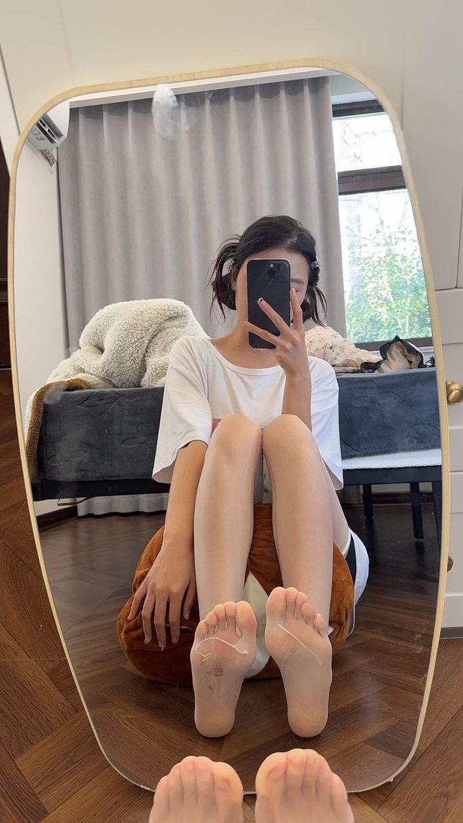 NtshepisengSet1's tweet photo. 来对着妈妈的美🦶打飞机，让妈妈盯着你，
#射��� #任务 #四爱 #足交  #女s https://t.co/Rsf3a59TFx