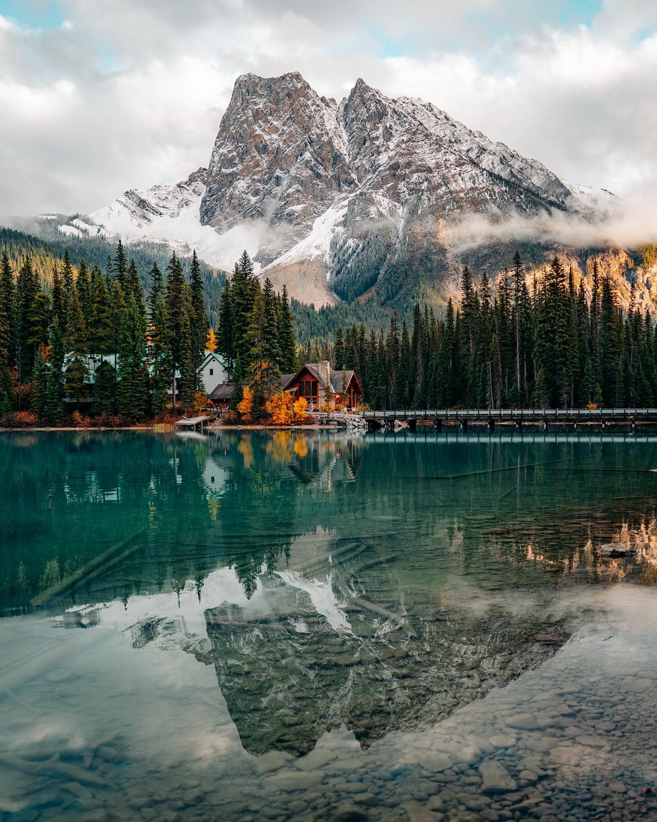 visualsofearth1's tweet photo. Winter in the Canadian Rockies ❄️ https://t.co/gXuXV6iaqm