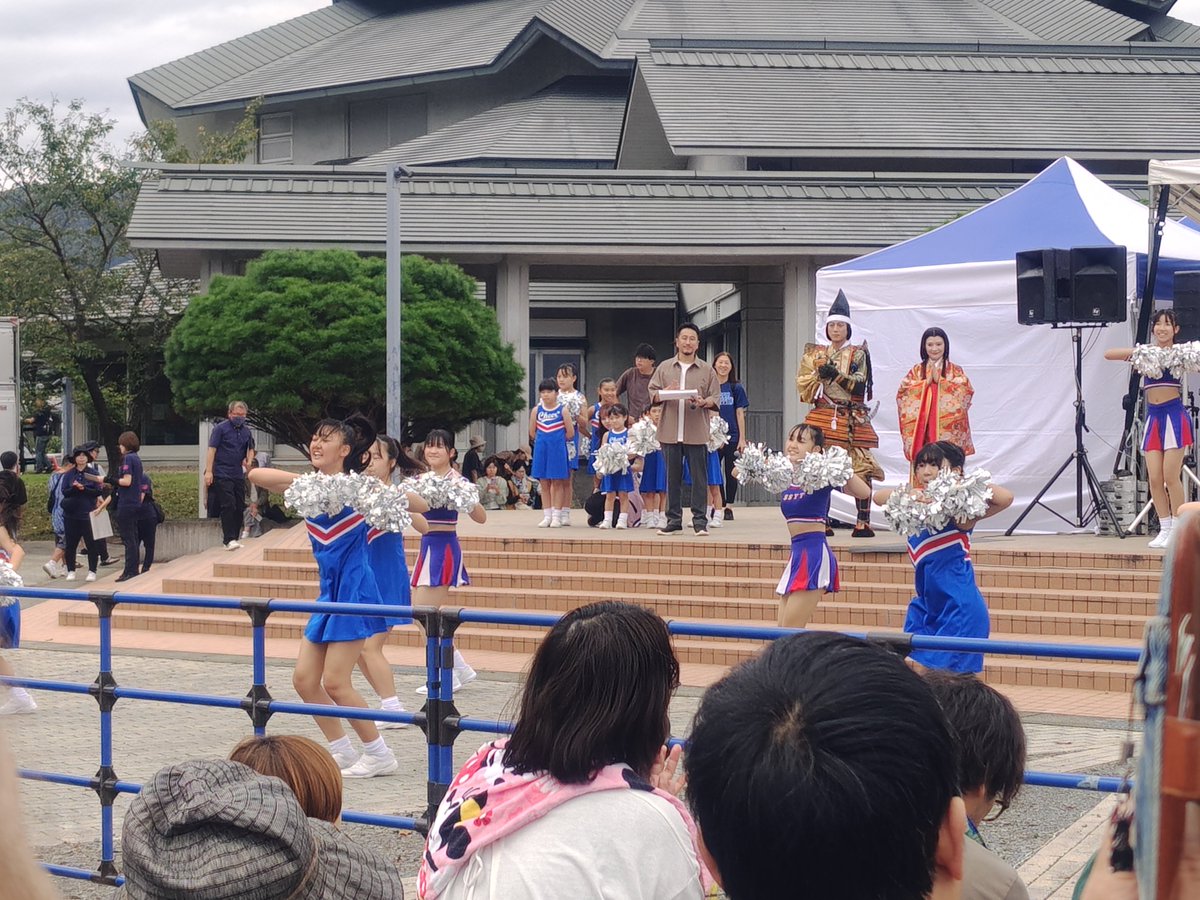 clapsfuku's tweet photo. 9月23日(水)
国見町で開催された【義経まつり🐎】に出演しました！
今年の義経公は溝端淳平さん、静御前は優希美青さんでした😊

一部ではありましたがコラボパフォーマンスもさせて頂きました✨️
応援ありがとうございました︎🌟

 #福島チアリーダーズ
 #国見町
 #義経まつり https://t.co/o1K8Qb4a8B