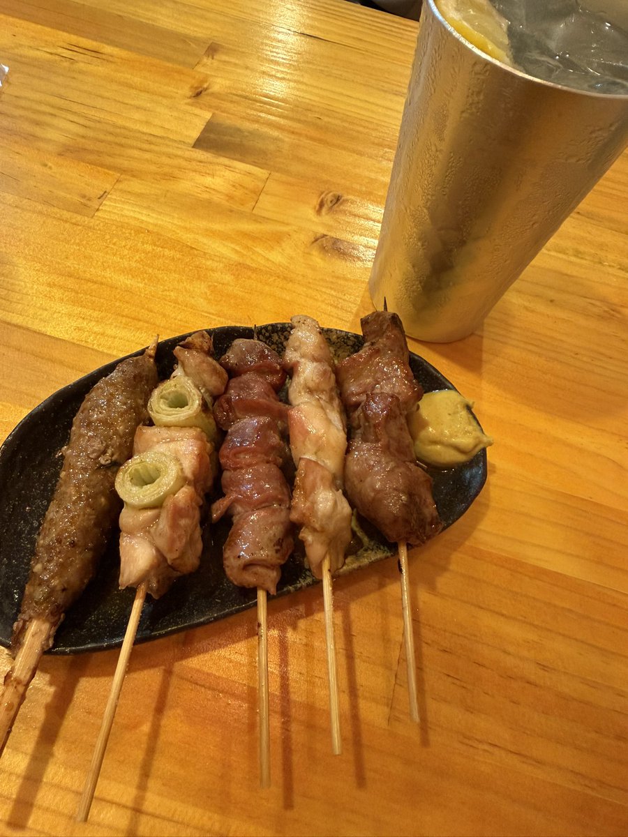 RX772_108's tweet photo. 焼き鳥おいしー🙌 https://t.co/tqobVgMfPu
