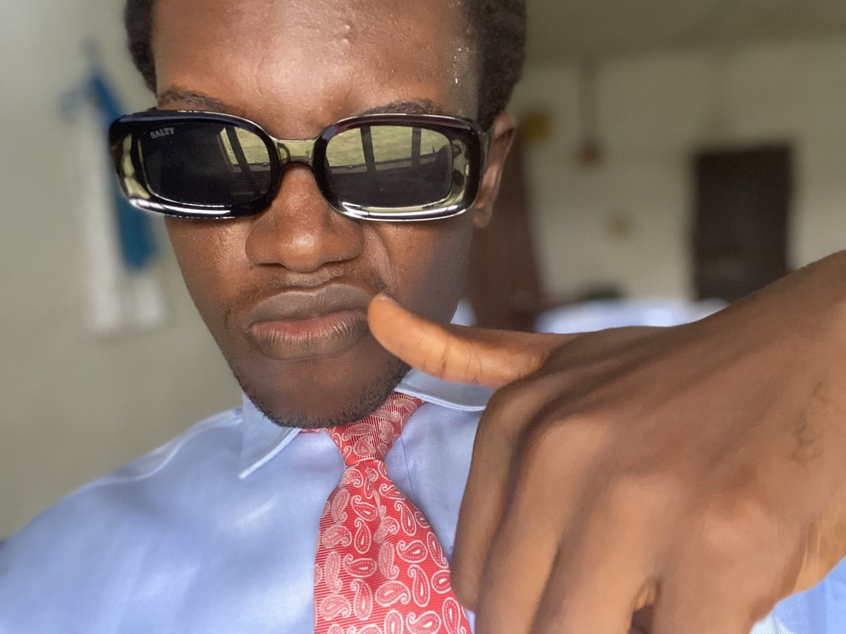 Onyinye_27th's tweet photo. Need to invest in more shades 😎 https://t.co/bdgR8QufEd