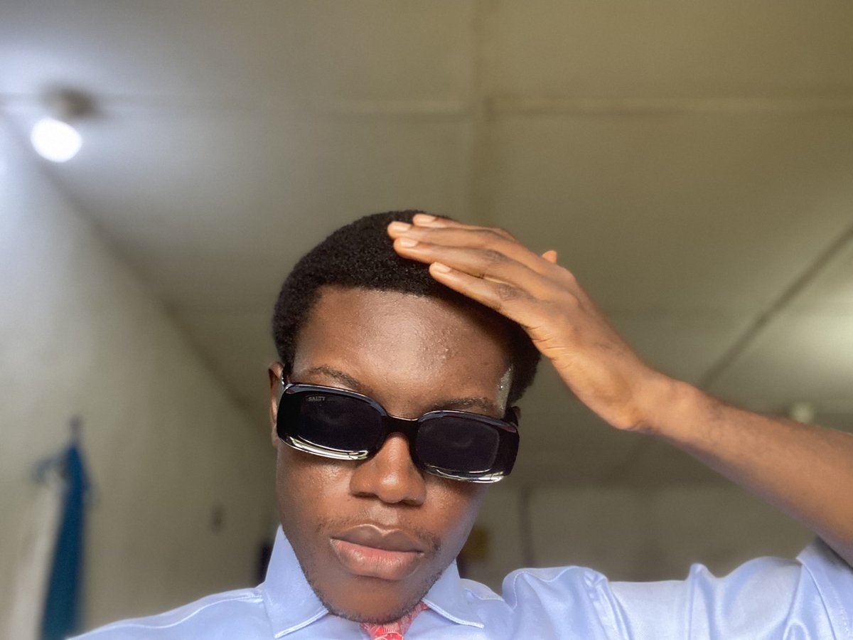 Onyinye_27th's tweet photo. Need to invest in more shades 😎 https://t.co/bdgR8QufEd