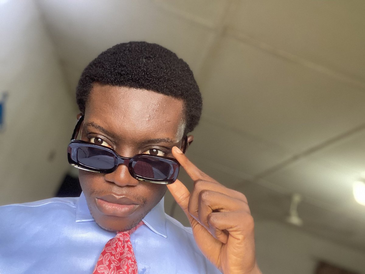 Onyinye_27th's tweet photo. Need to invest in more shades 😎 https://t.co/bdgR8QufEd