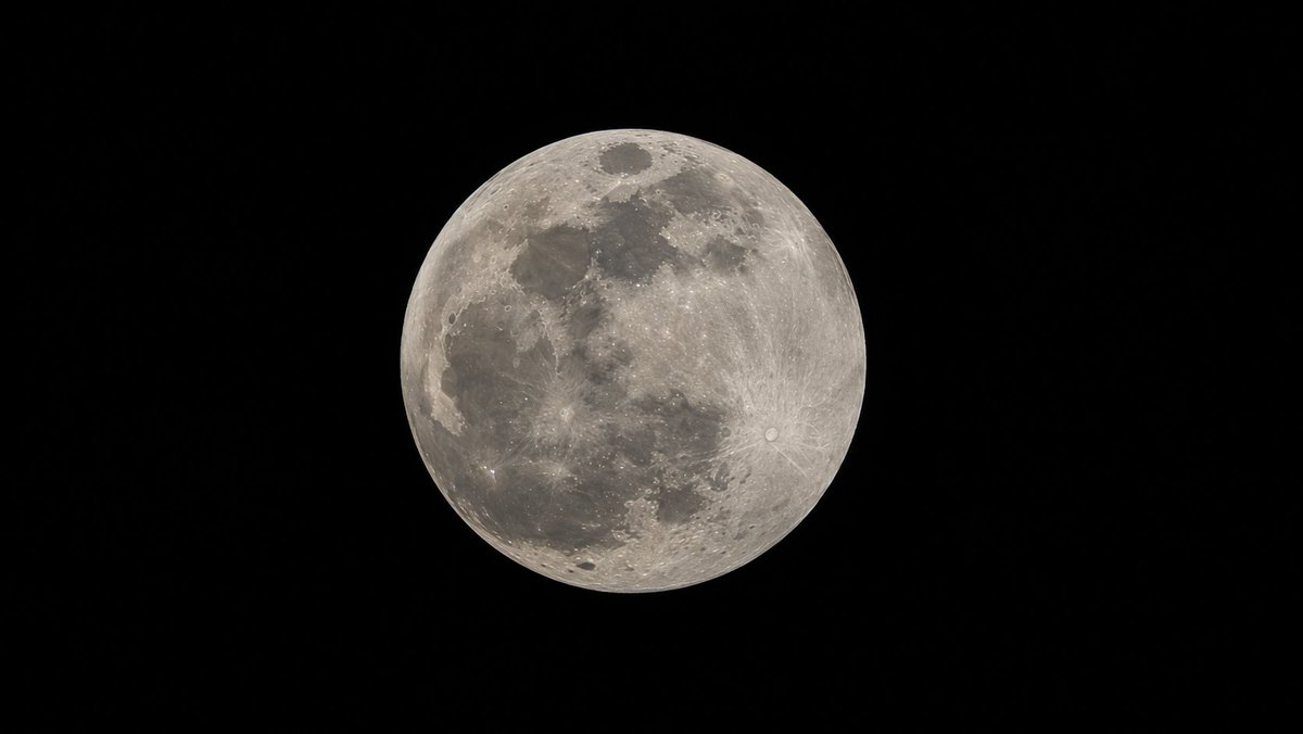 moonnseeker's tweet photo. Lama ga nyari bulan, ternyata malam ini cantik banget bulannya https://t.co/7oFBlSPgXZ
