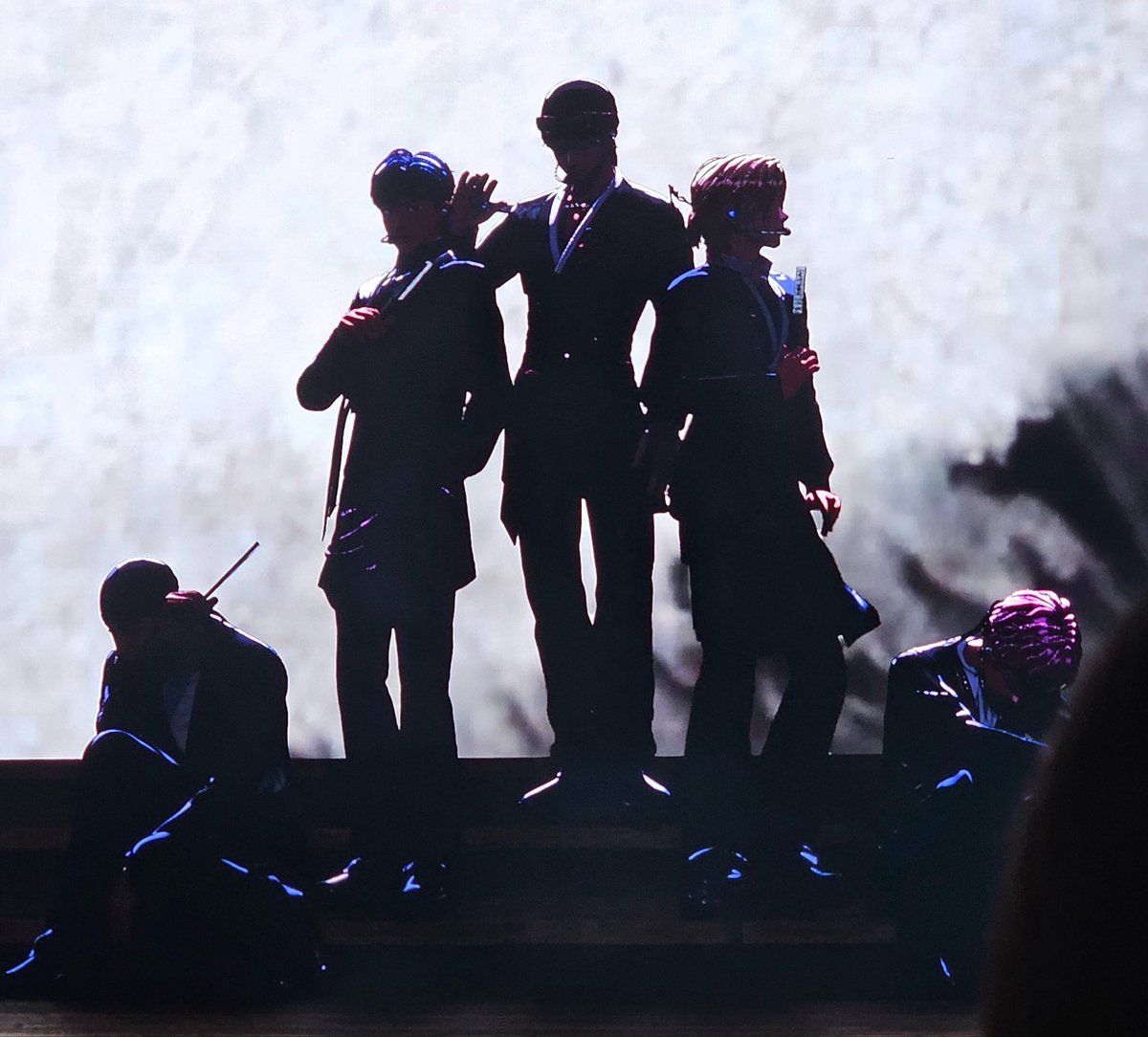 hamin_xoxo's tweet photo. 😲💥
콘서트 때마다
실존짤뜨는거너무조크등여 https://t.co/Q9jBdpRNuu