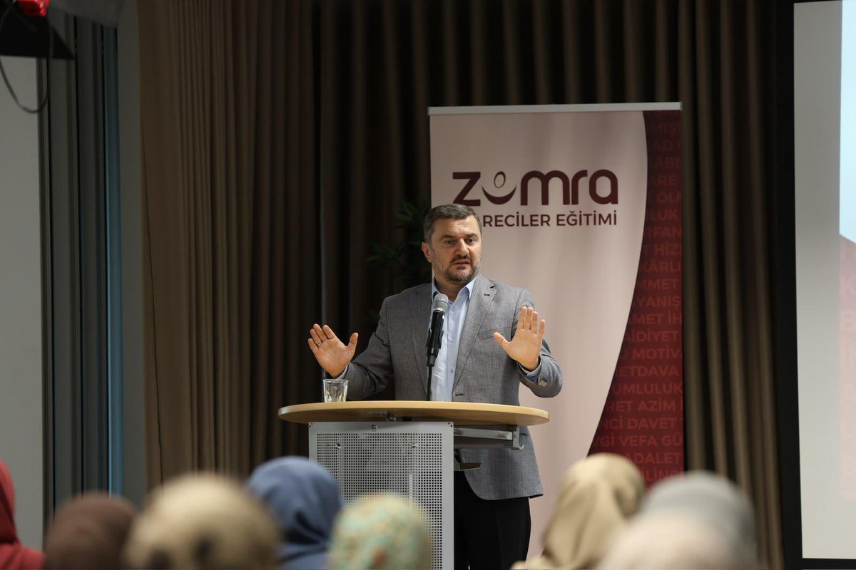 kemalerguen's tweet photo. Kadınlar Teşkilatımızın hayata geçirdiği "Zümra İdareciler Eğitimi" programının ilk modülünde kıymetli idarecilerimizle bir araya geldik. "Teşkilat Bilinci ve Dava Şuuru" ana temasıyla gerçekleşen bu buluşmada kardeşlerimize hitap ettik. Teşkilatımızın yarınlarını omuzlayacak kadroların yetişmesine vesile olan bu verimli çalışma için emeği geçenleri tebrik ediyor, tüm idarecilerimize muvaffakiyetler diliyorum.