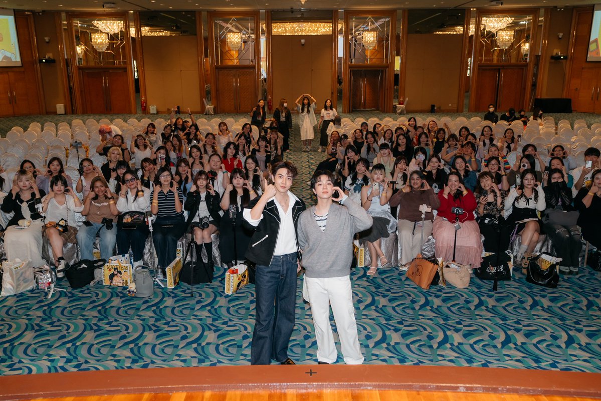 MchoiceTH's tweet photo. ขอขอบคุณแฟน ๆ ทุกคนที่ส่งกำลังใจมาให้ ‘แม็กกี้บาส’ กันที่  ‘Be My Player Two | MAXKYBAS Hong Kong Fan Meeting’ อย่างล้นหลามและอบอุ่นมาก ๆ เลยนะคะ ทุกคนสุดยอดมากก วันนี้สนุกมากคับ ෆ˙ᵕ˙ෆ

多謝大家！

MAXKYBAS MEET UP IN HK
#MaxkyBas1stinHK
#maxky_rp #maxkybas
#MchoiceArtist https://t.co/2BqxLZNB1e