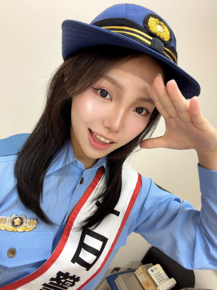 NEYMofficial's tweet photo. 本日 渋川警察署の1日警察署長をさせて頂きました🚓💨
交通安全の啓発運動もさせていただきました🚨

みなさんも交通安全を守りましょう🤝🏻

私たちに会いに来てくださったみなさんもありがとうございました☺️

 #NEYM  #HARURU  #RALA #KONOKA
 #1日警察署長 https://t.co/VPmrPKEBfs
